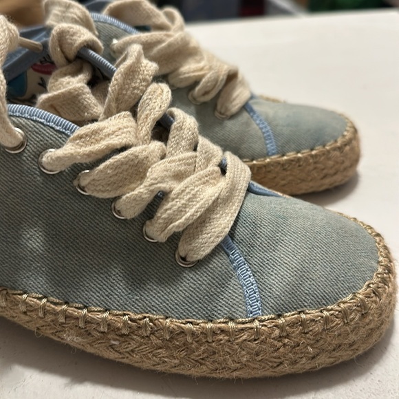 Emu Australia Egonis size 7b
The Agonis Retro is a lightweight summer shoe - Picture 4 of 12